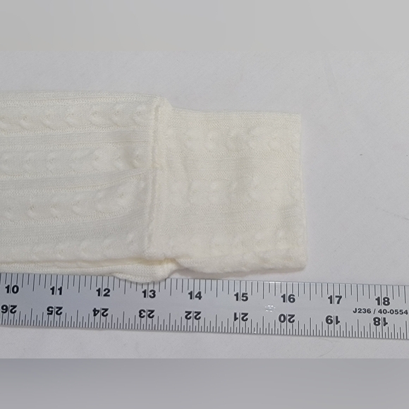 Band of the Free by Band of Gypsies Raquel Ivory Ribbed Knit  Sweater Size Small - Picture 9 of 10